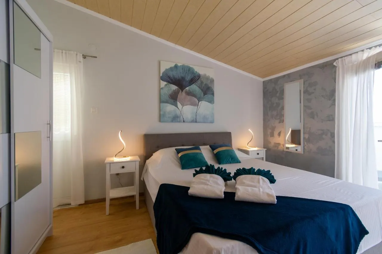 Apartment Mandre 4093B